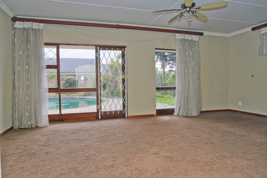 4 Bedroom Property for Sale in Blue Bend Eastern Cape